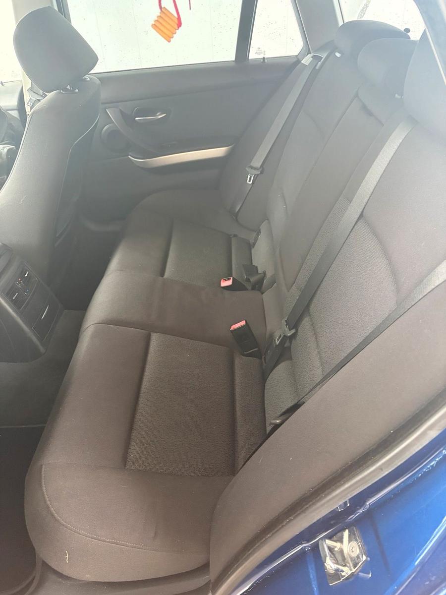 BMW 320 2008 — photo 11