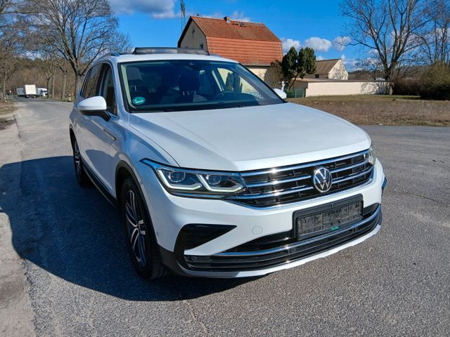 Volkswagen Tiguan Elegance Scheckheftgepflegt Panorama