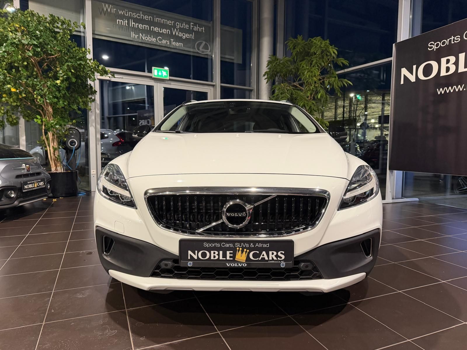 Fahrzeugabbildung Volvo V40  Cross Country Plus KLIMA LED NAVI ALU