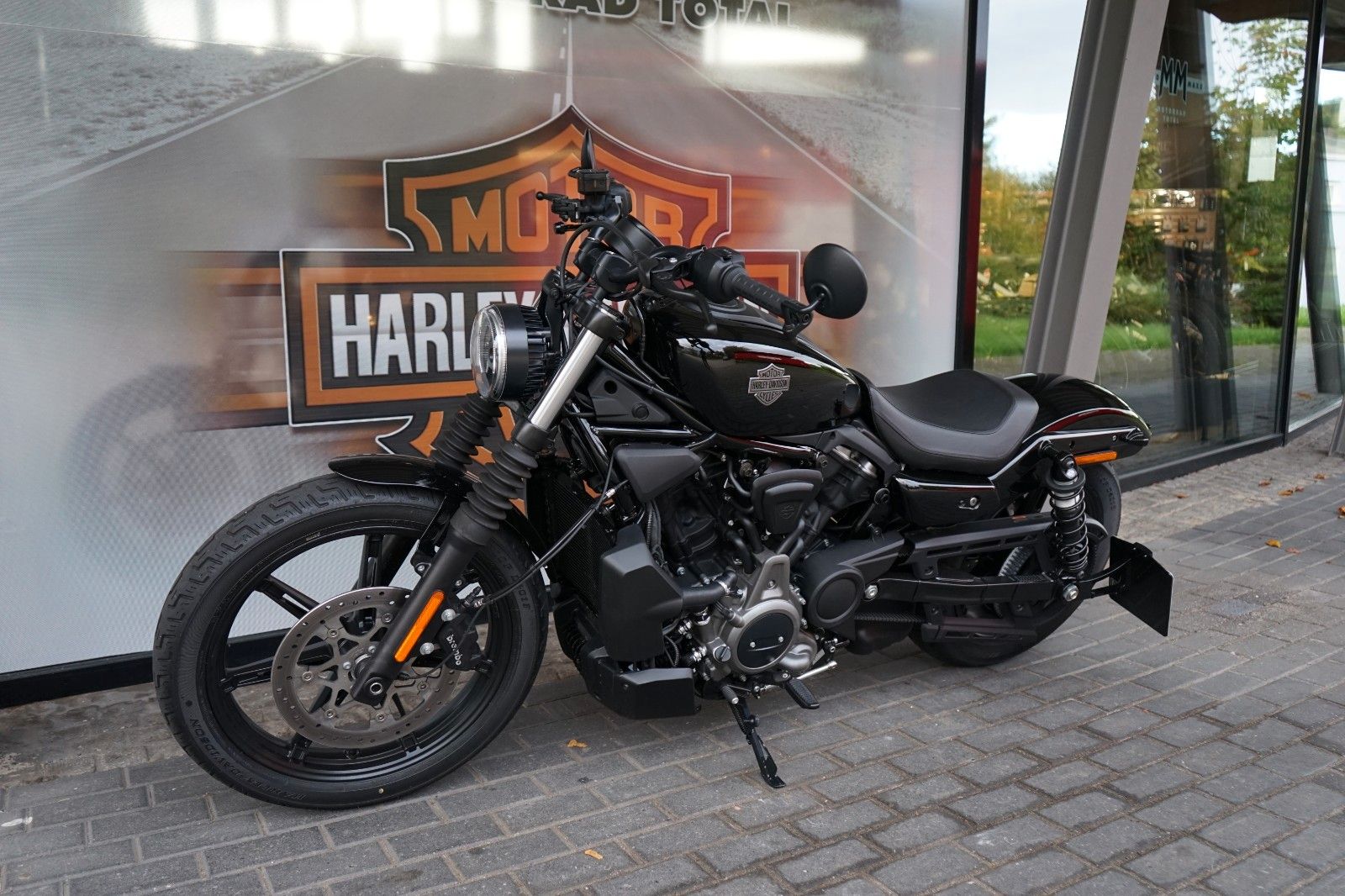 Fahrzeugabbildung Harley-Davidson Sportster Nightster 975 mit Umbauten