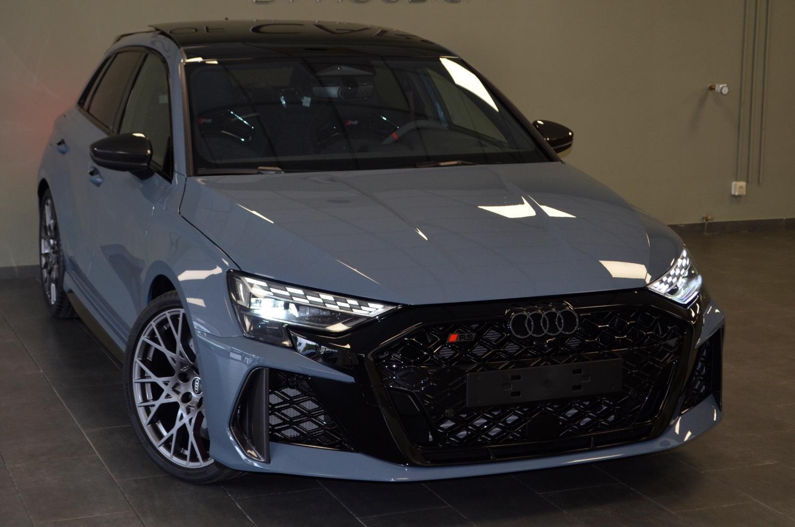 Audi RS3 Sportback PANO|CARBON|CERAMIC|360|MATRIX|LED