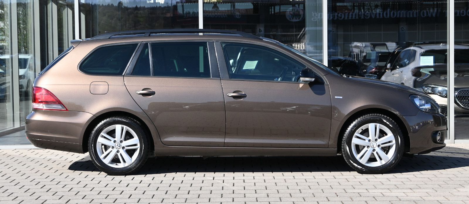Fahrzeugabbildung Volkswagen Golf 1.6 TDI Variant MATCH °AHK°PANO°STANDHEIZ.°