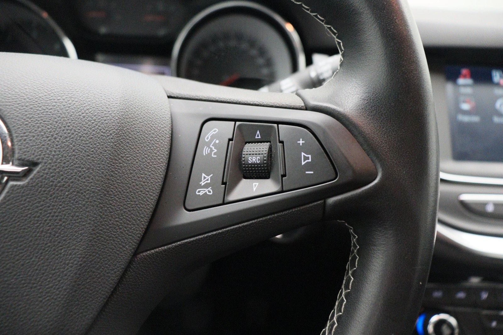 Fahrzeugabbildung Opel Astra K 1.5 Lim. Elegance LED KAMERA LDA NAVI