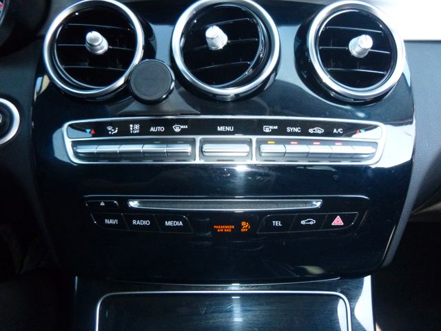 Fahrzeugabbildung Mercedes-Benz C 180 CGI Avantgarde >NAV/Sitzheiz/Einparkhilfe<