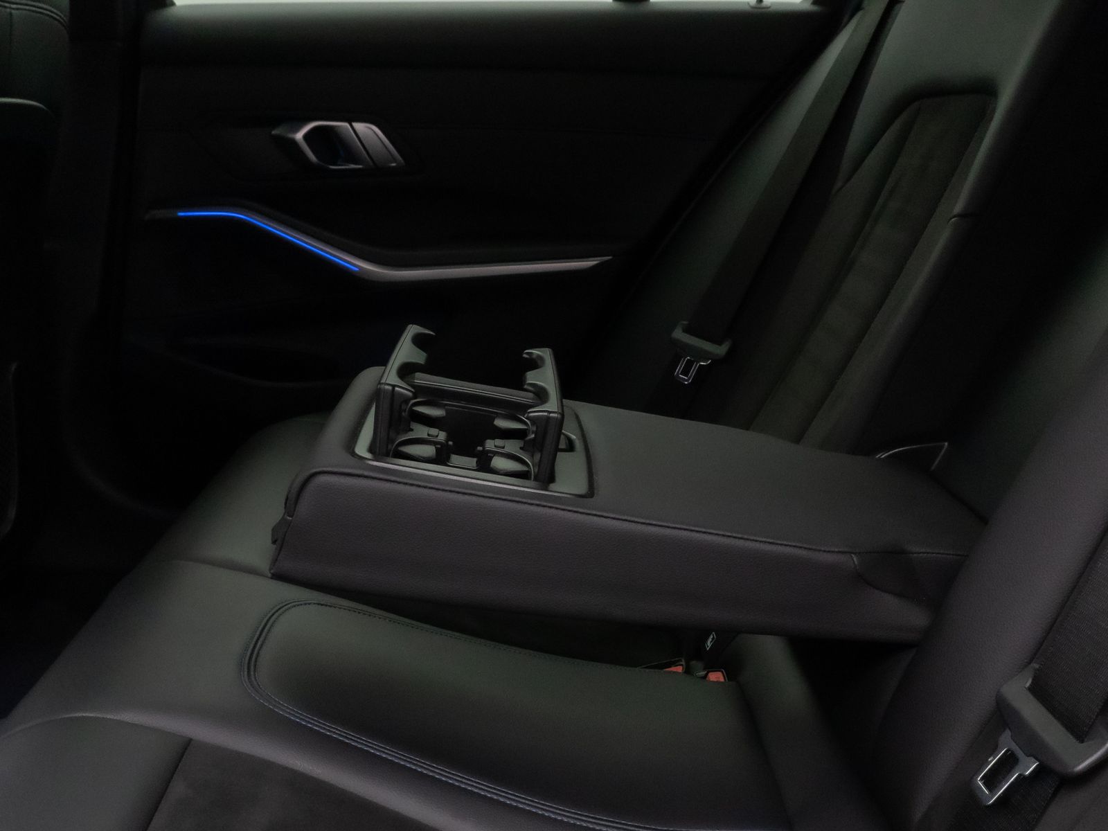 Fahrzeugabbildung BMW 320d M Sport HiFi Kamera DAB DriveAs Geschwindig