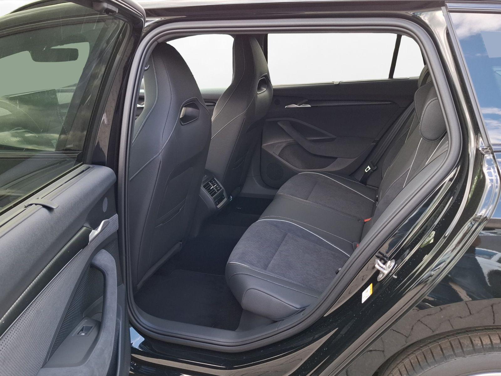 Skoda Superb Combi Sportline iV 1.5 TSI (150 kW)