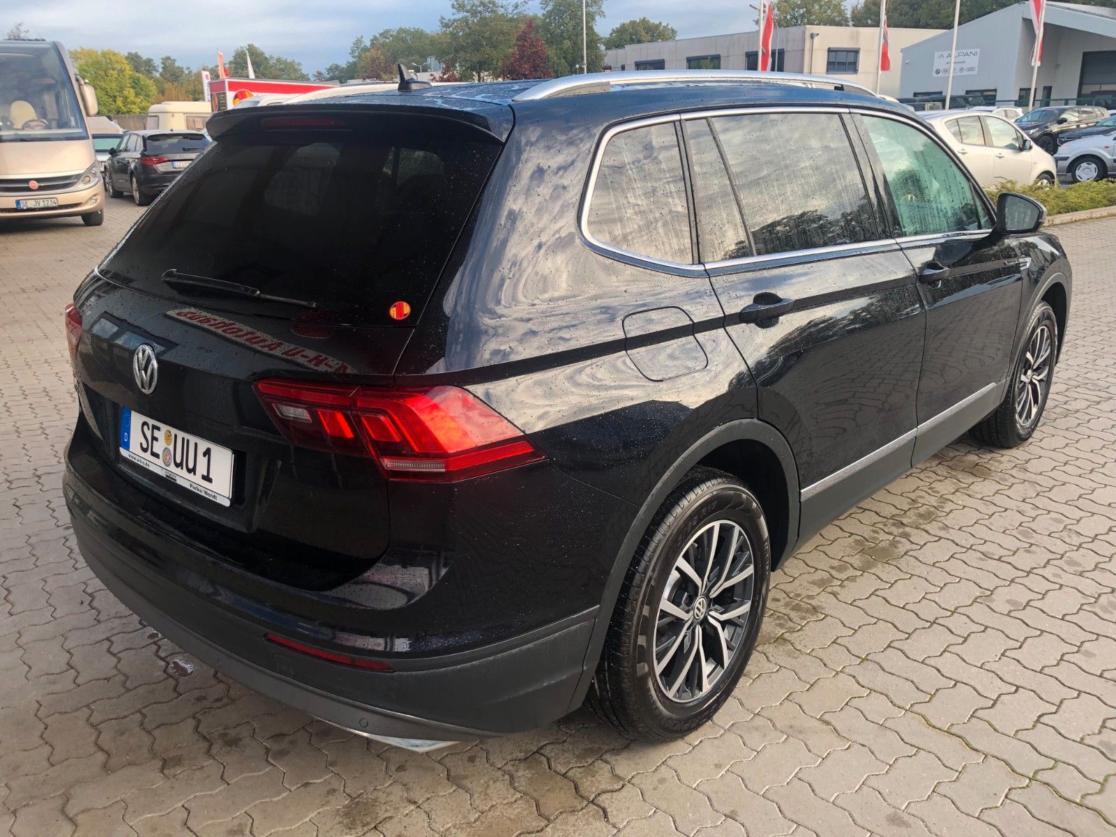 Fahrzeugabbildung Volkswagen Tiguan Allspace Comfortline 7 Sitzer/Automatik