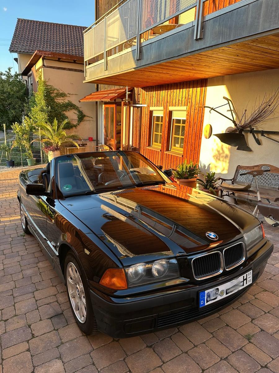 BMW 318i Cabrio H-Kennz. Hardtop Klima Leder M-Techn