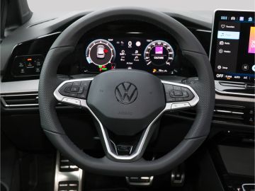 Volkswagen Golf VIII R-Line 1.5 eTSI DSG 2 J. Garantie