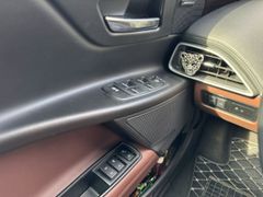 Fahrzeugabbildung XE Portfolio 20t Jaguar Navi Leder Bi-Xenon Lenk