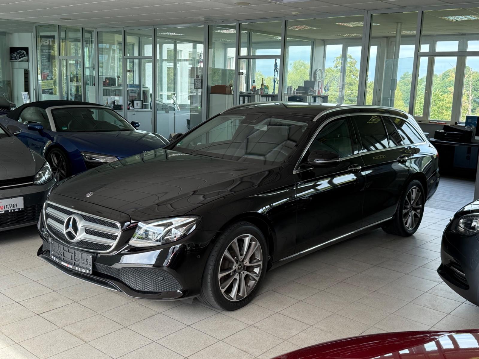 Mercedes-Benz E 250 T Avantgarde LED AHK Kamera Burmester Lede