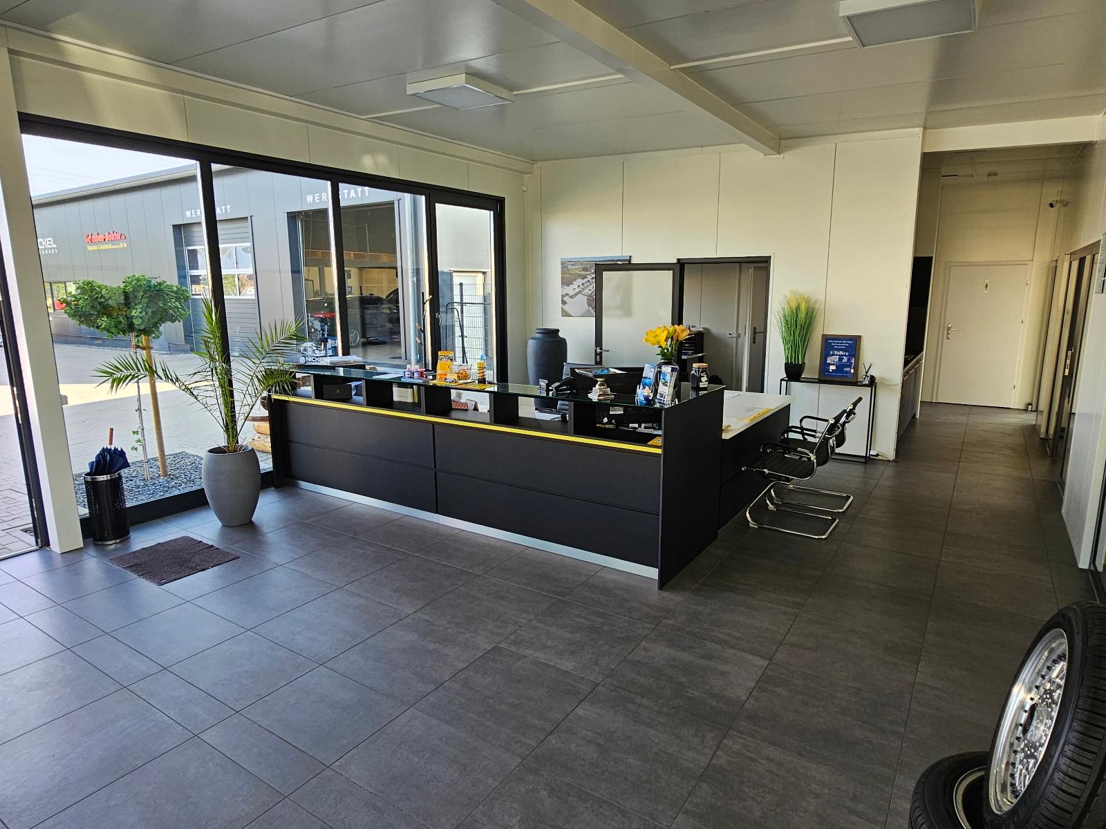 showroom-image-main