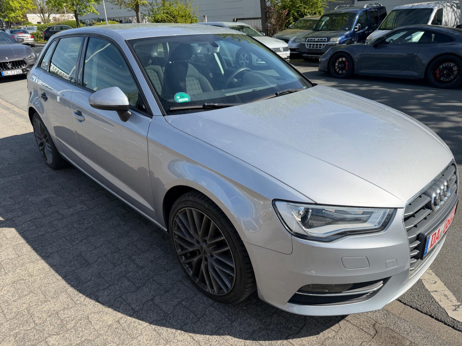 Audi A3 Sportback Attraction 1.6TDI Navi