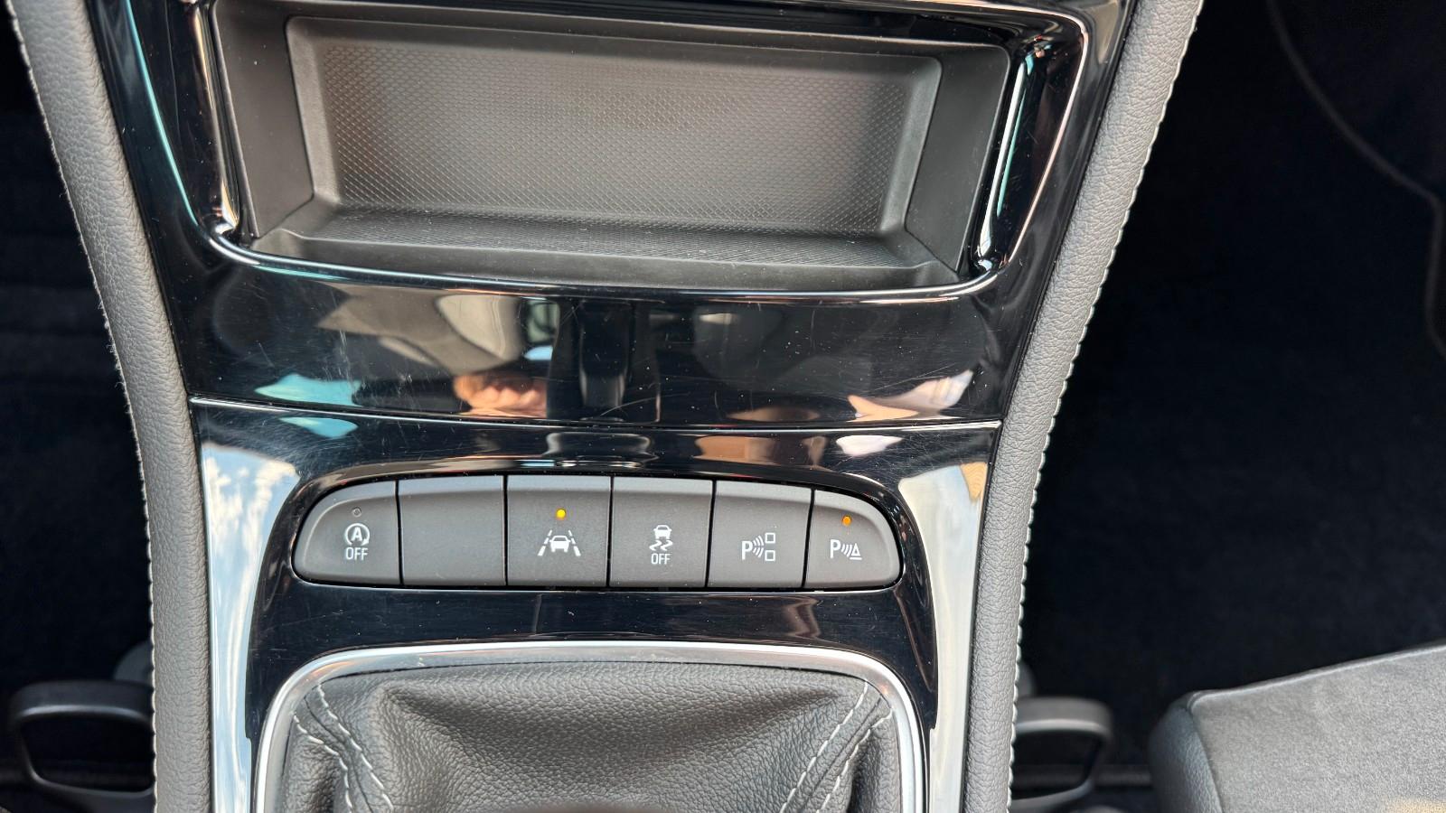 Opel Astra K SportsTourer Elegance Alcantara Led Navi