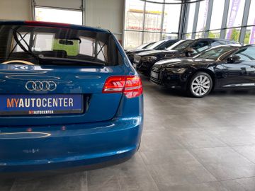 Audi A3 Sportback 1.6 Attraction *TEMPOMAT*SZHZ*KLIMA