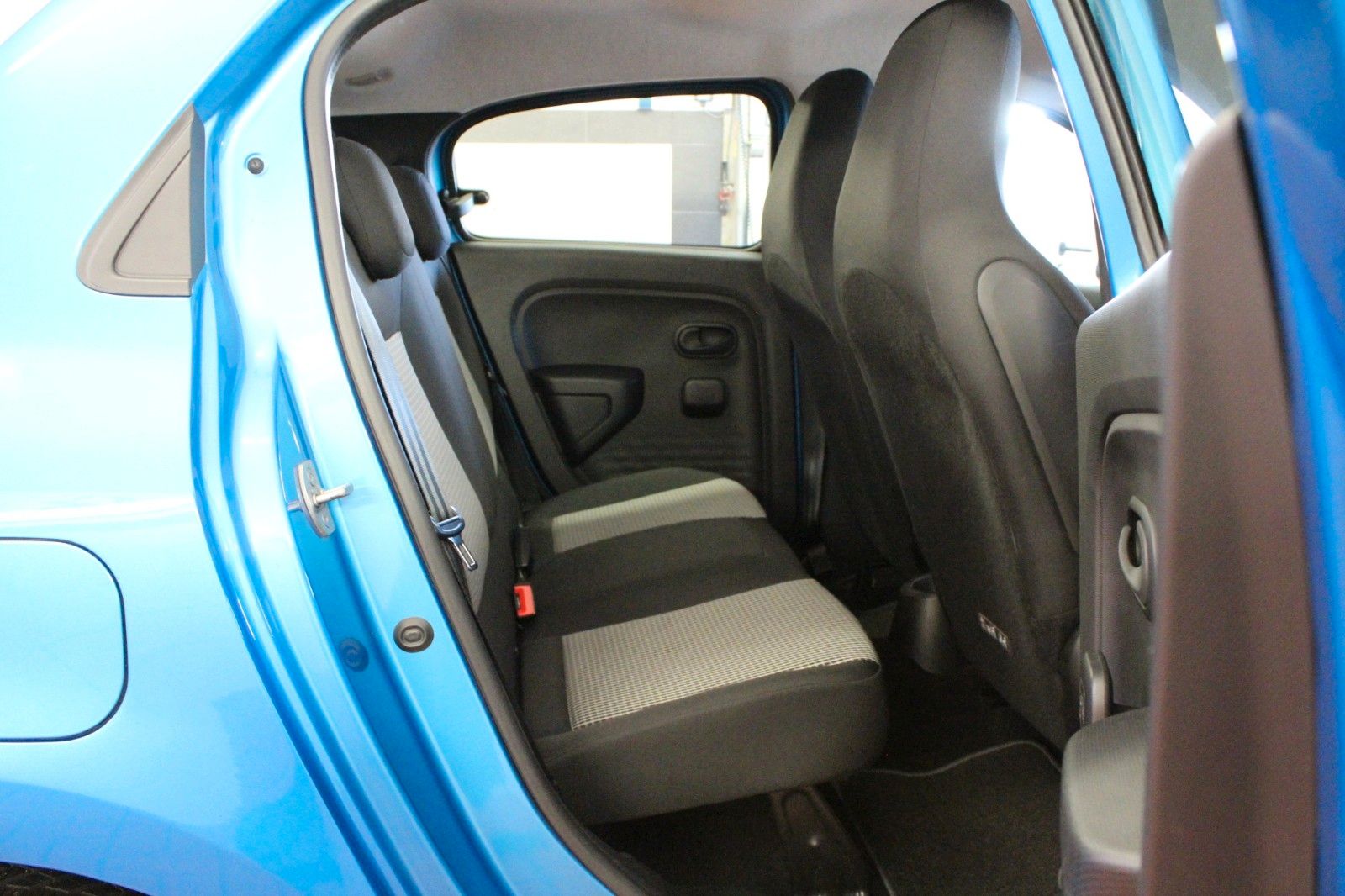 Fahrzeugabbildung Renault Twingo  SCe70  *Klima *Ganzjahresreifen