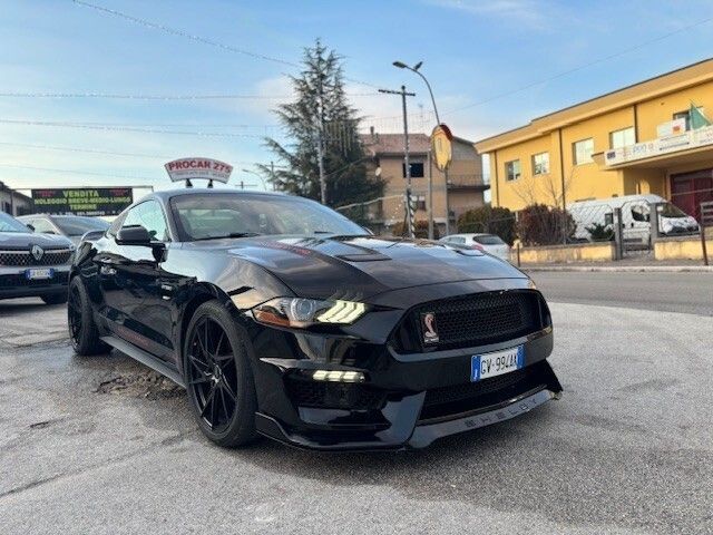 Ford Mustang - 1