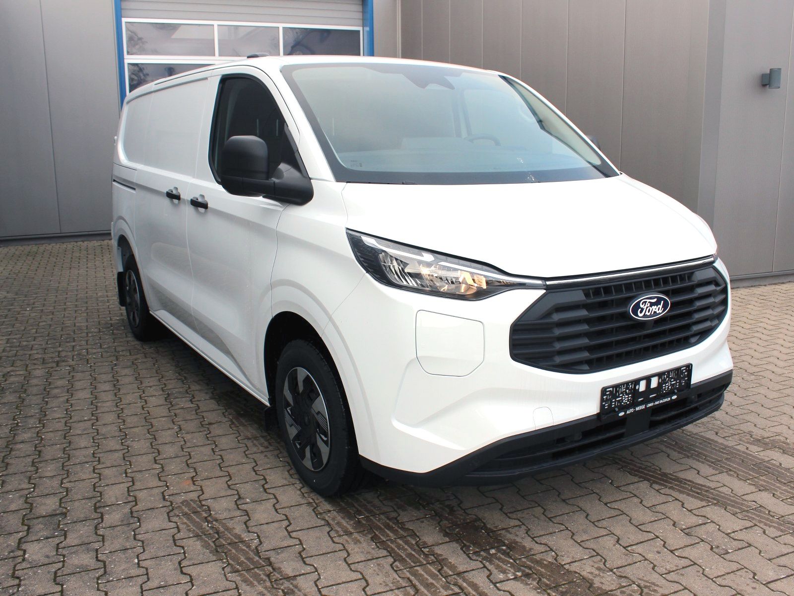 Fahrzeugabbildung Ford Transit Custom 320 L1 Trend FWD Plug-in Hybrid