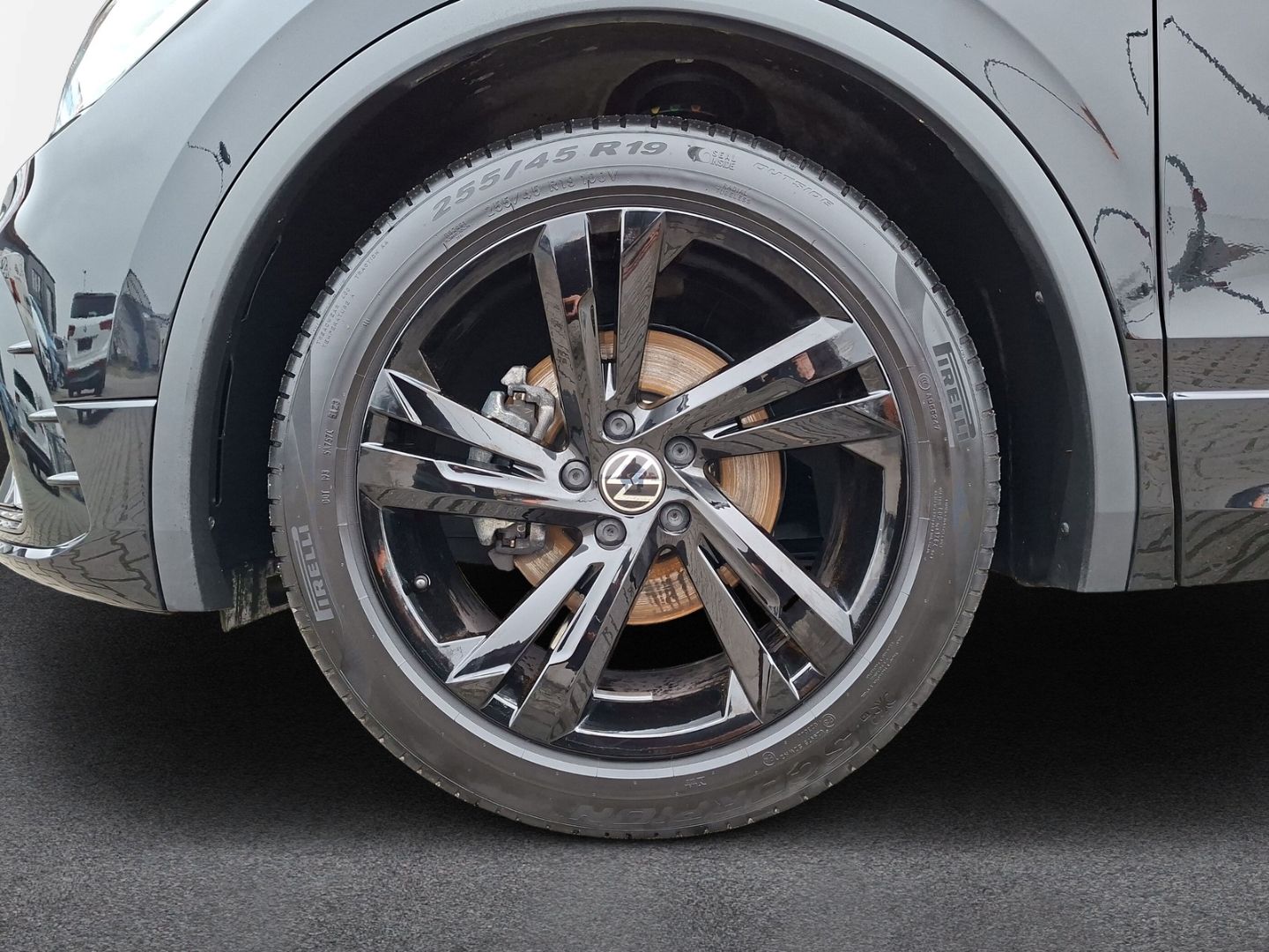 Tiguan 2.0 TDI DSG R-Line *AHK*STHZ*MATRIX*