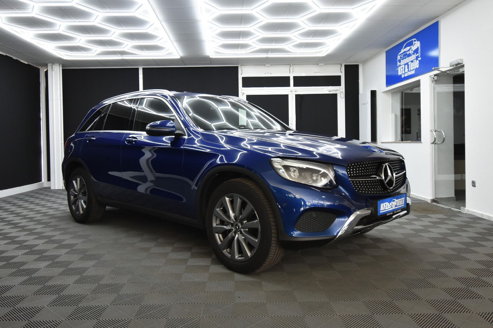 MERCEDES-BENZ GLC 250 d 4Matic SHZ ILS Ambiente LED Memory