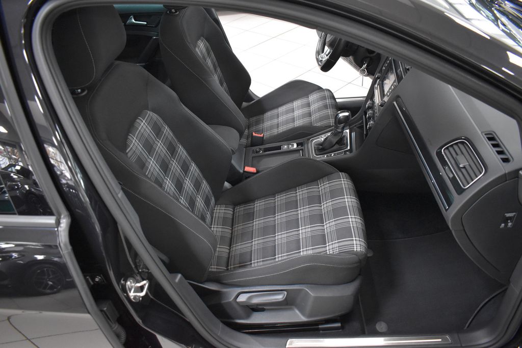 Volkswagen Golf VII GTD PANO ACC DCC TOTW KAMERA DYNAUDIO