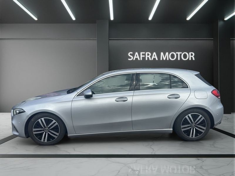 Mercedes-Benz Classe A A 180 d Sport auto imagem 3