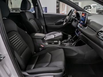 Hyundai i30 cw 1.6 Trend Navi Spurhalteassistent Kamera