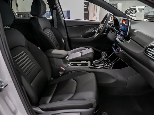 Hyundai i30 cw 1.6 Trend Navi Spurhalteassistent Kamera