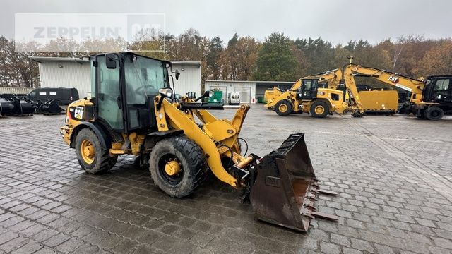 CAT 906H