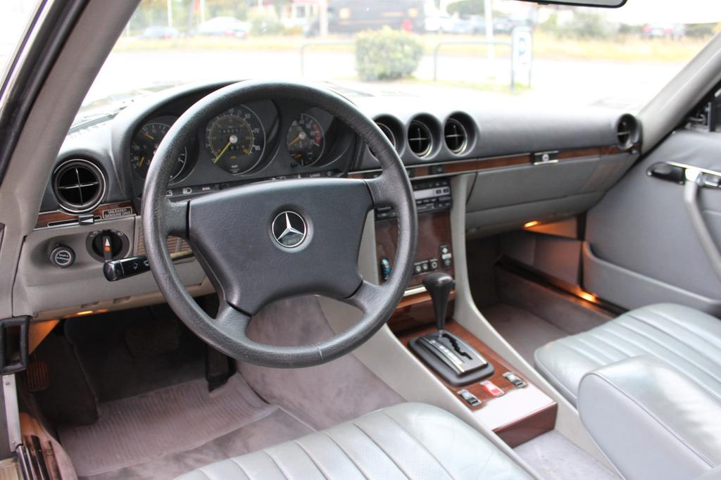 Mercedes-Benz SL 380