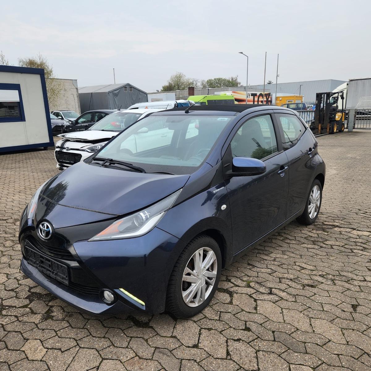 Toyota Aygo ,Kamera,Faltdach,Alufelgen.EURO6