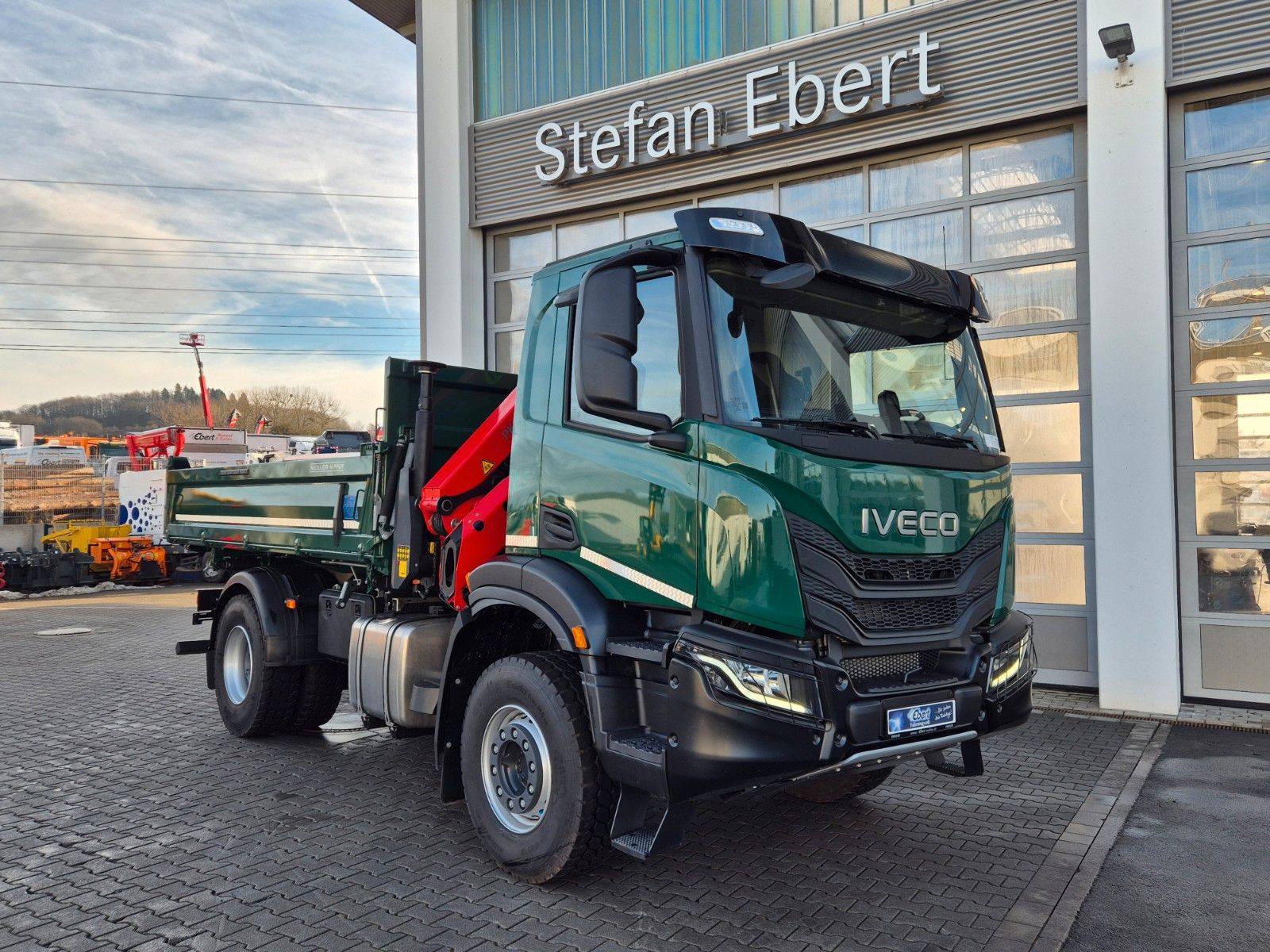 Fahrzeugabbildung Iveco AD200X40/P HR OFF 4x2 Palfinger PK 12.501 FunK