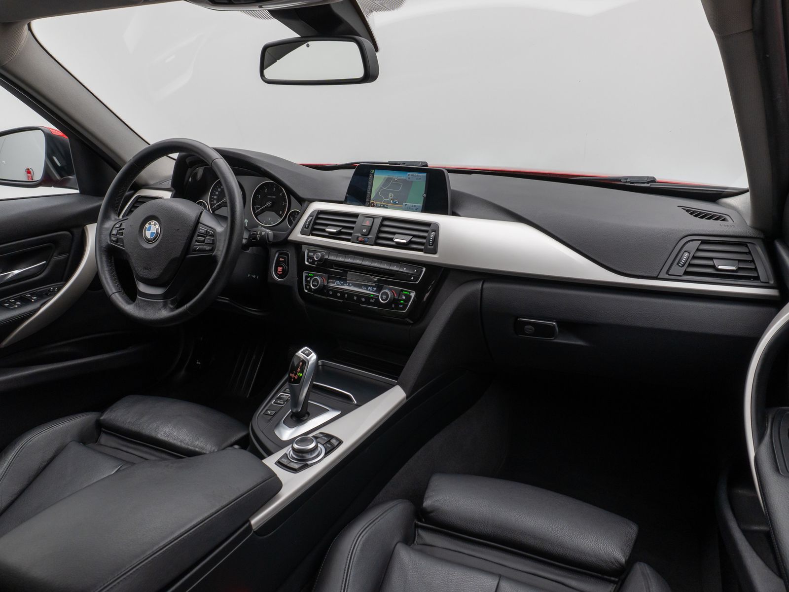 Fahrzeugabbildung BMW 320d xD Navi Lordos PDC LED Komfort AHK Sport