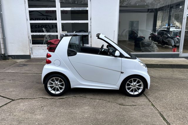 Smart ForTwo Cabrio   *SERVO*1.HAND*SHZ*TOP ZUSTAND*