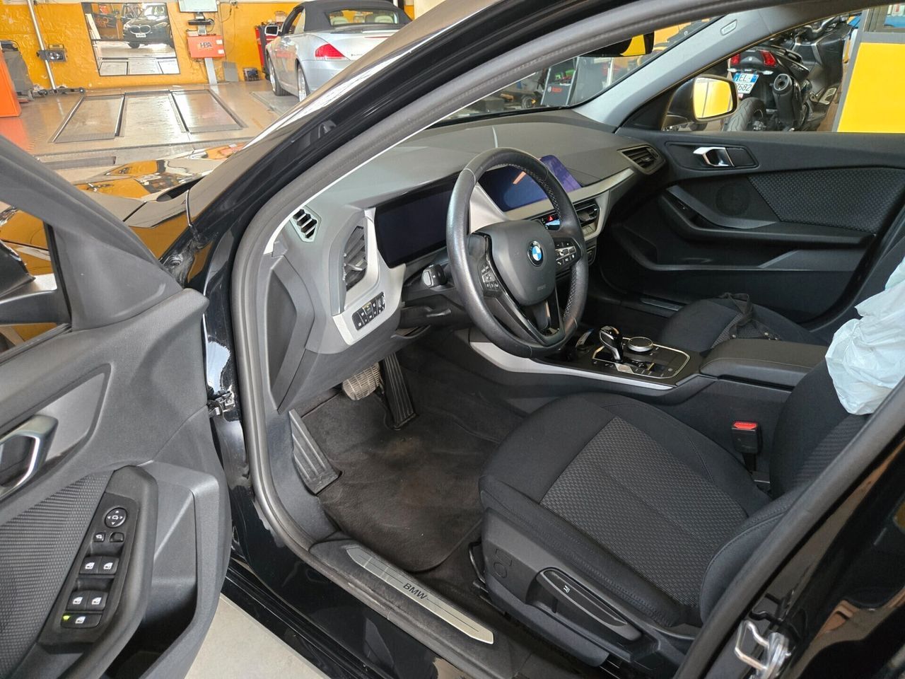 BMW Bmw 116d Business SENZA VINCOLI IVA ESPOSTA imagem 3