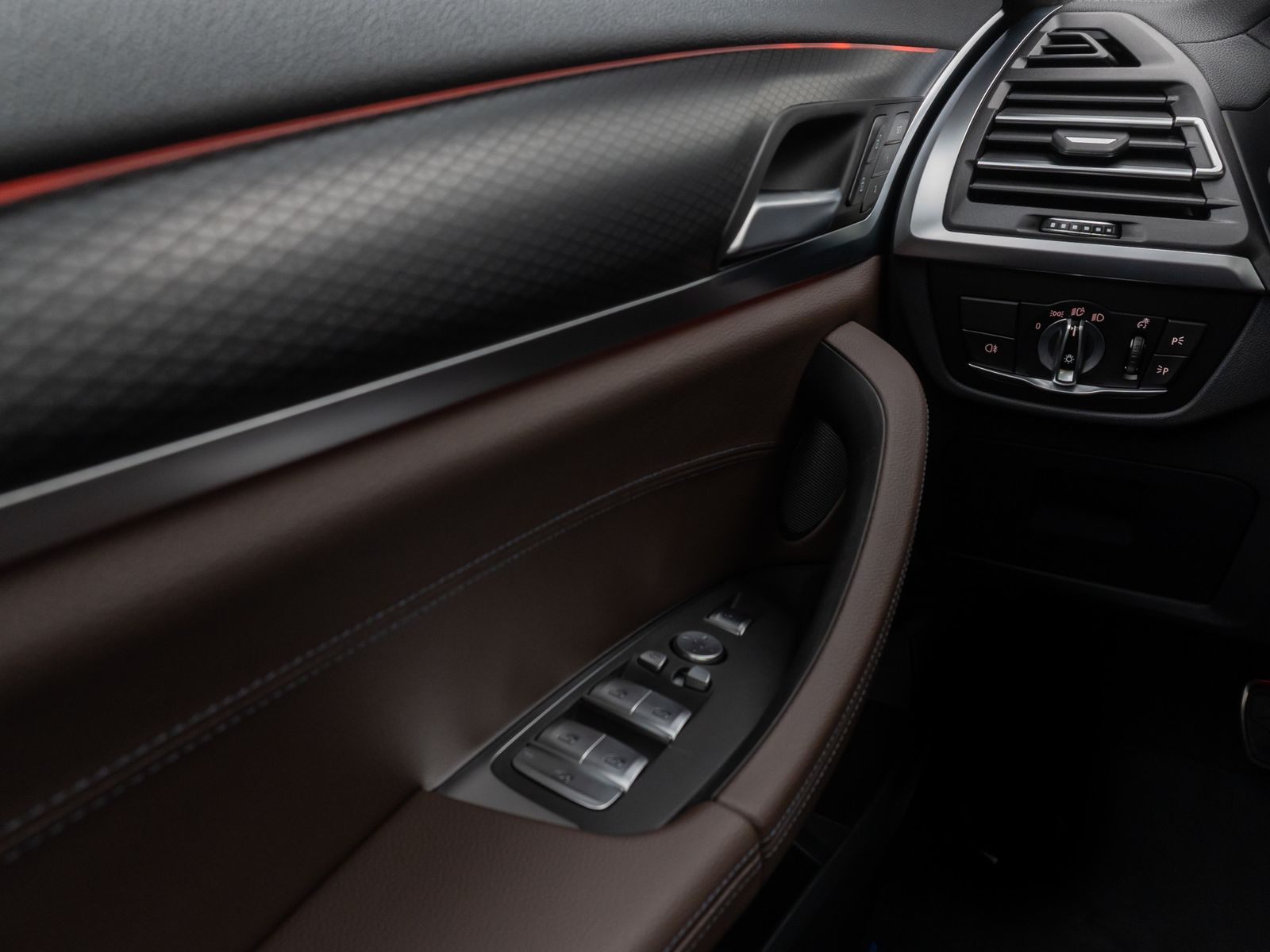 Fahrzeugabbildung BMW iX3 Impressive M Sport Panorama 360°HUD DAB H/K