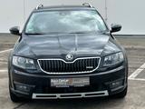 Skoda Octavia Scout 4x4|184PS|AHK|NAVI|CAM|PANO|EU6 - Skoda Octavia mit Diesel-Antrieb: Allradantrieb, Kombi, 1.6