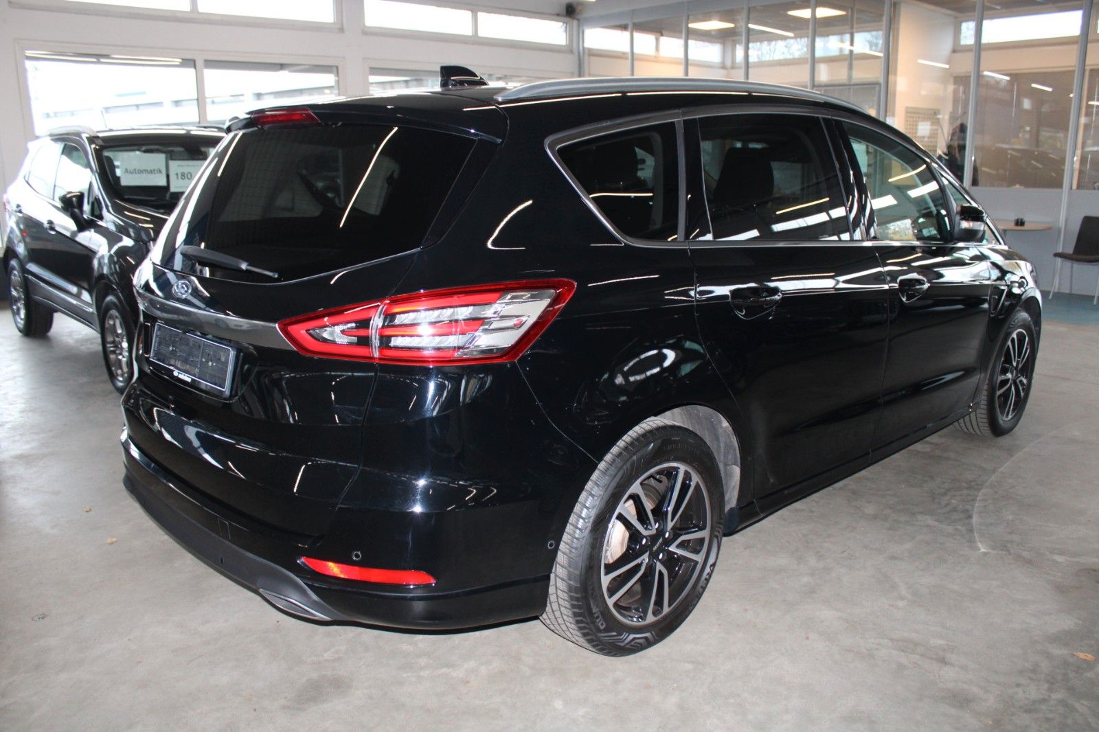 Fahrzeugabbildung Ford S-Max 140kW Titanium Automatik LED ACC CAM uvm.