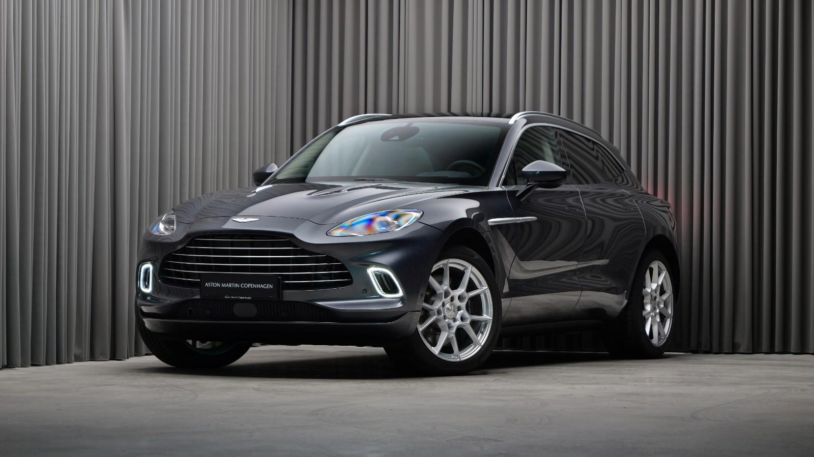 Aston Martin DBX 4.0 V8