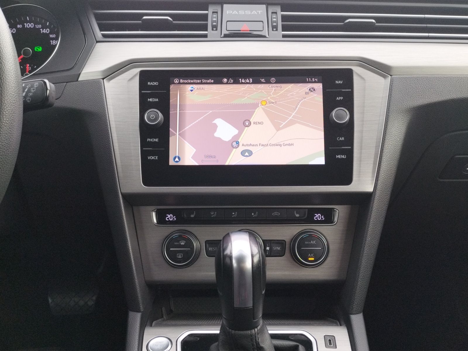 Fahrzeugabbildung Volkswagen Passat Variant TDI DSG LED ACC SH WeConnect Navi