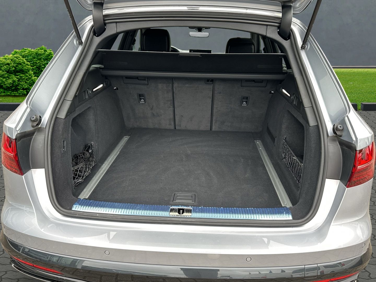 A4 allroad 40 TDIquattro StandHZG AHK-klappbar N