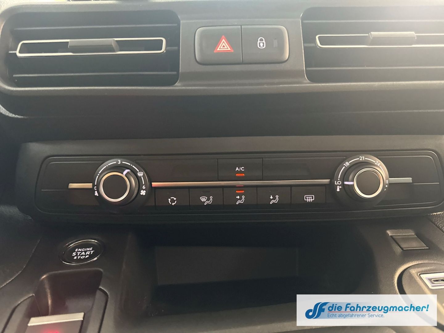 Fahrzeugabbildung Citroën Berlingo XL Digitales Cockpit LED Apple CarPlay
