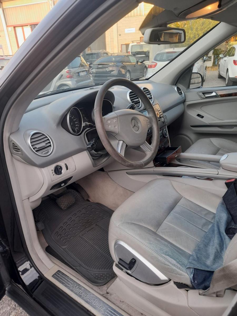 Mercedes-Benz ML280 2007 — photo 11