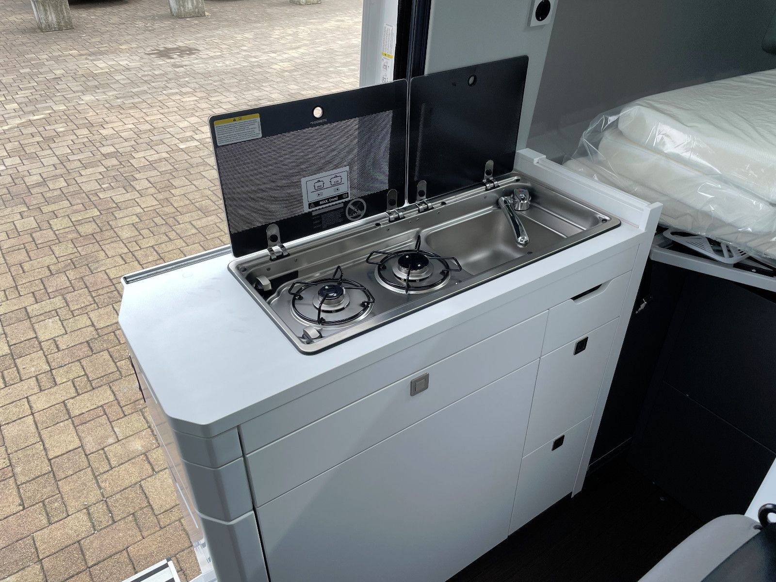 Fahrzeugabbildung Volkswagen Grand California 600, Navi, Dieselh., AHK, uvm.