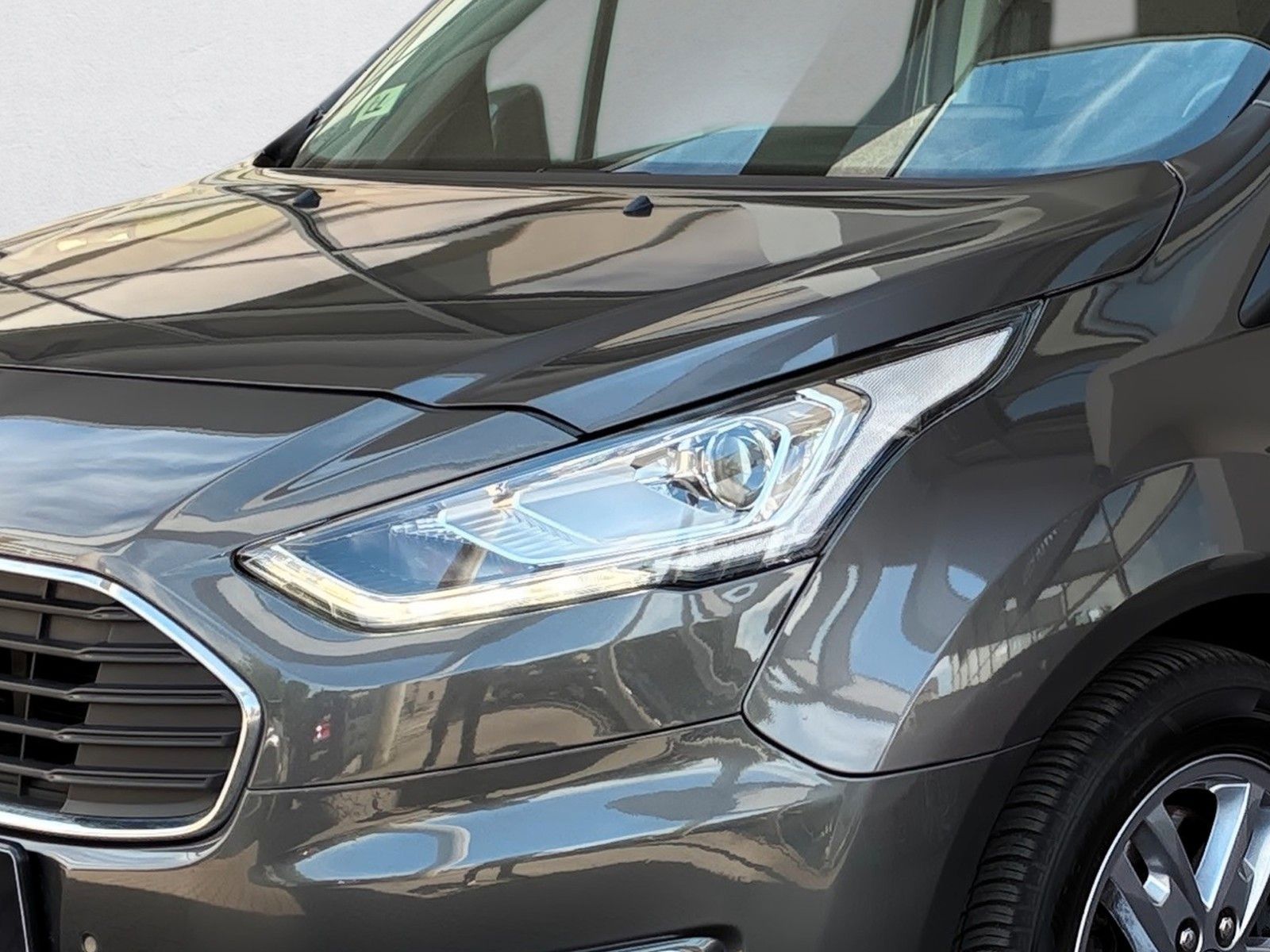 Fahrzeugabbildung Ford Grand Tourneo Connect Titanium 120PS AHK/7Sitze!