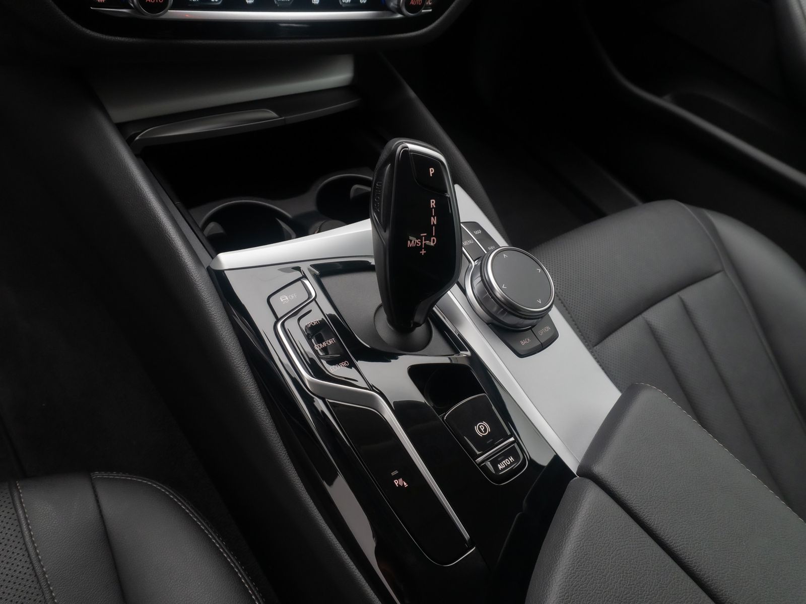 Fahrzeugabbildung BMW 520d Alarm DAB Kamera 4xKlima Parkas Leder Sport