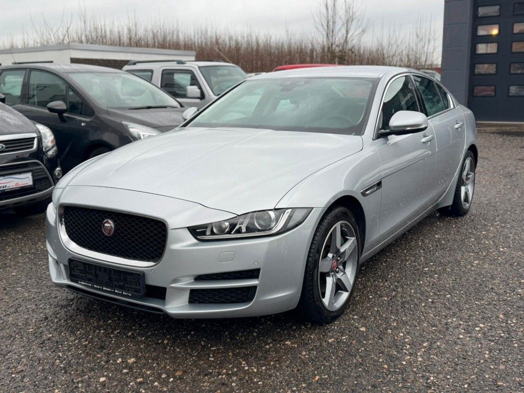 JAGUAR XE