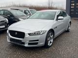 Jaguar XE Prestige AWD Automatik - silberne Jaguar XE