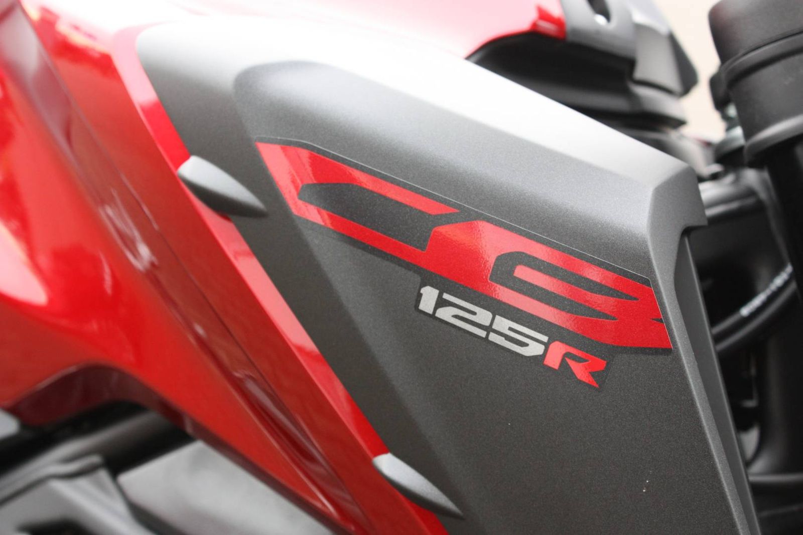 Fahrzeugabbildung Honda CB 125 R