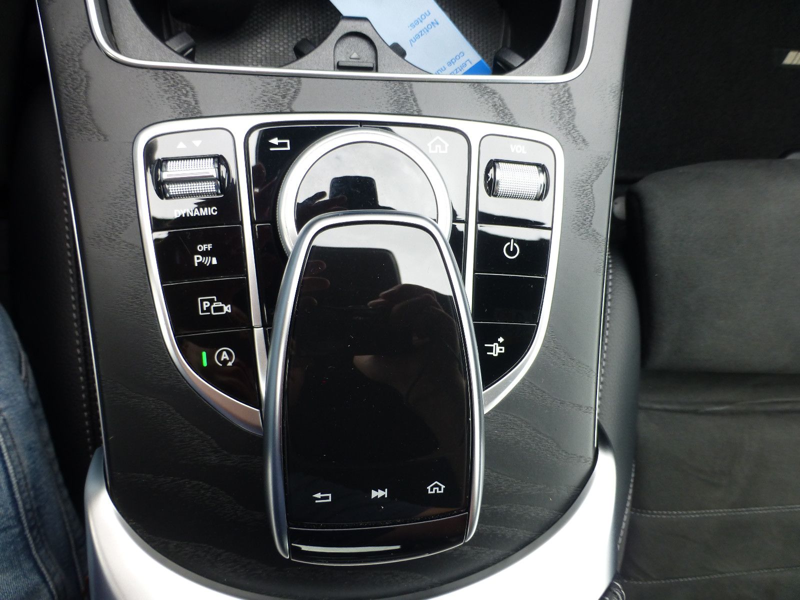Fahrzeugabbildung Mercedes-Benz C 300 d Coupe,Burmester,LED,DAB,AMG,KameraComand